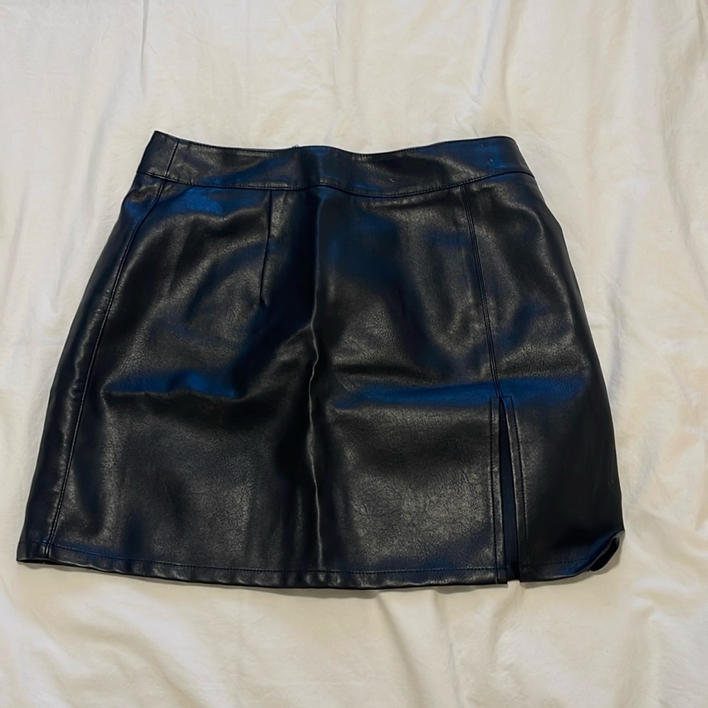 LIONESS - Black Leather Mini Skirt. Size S